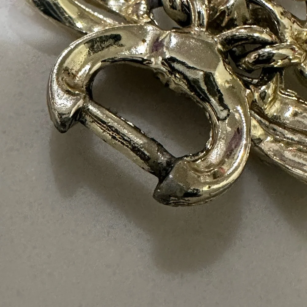 Vintage Lisner silver tone link bracelet/little this colorations due to age - Picture 6 of 9